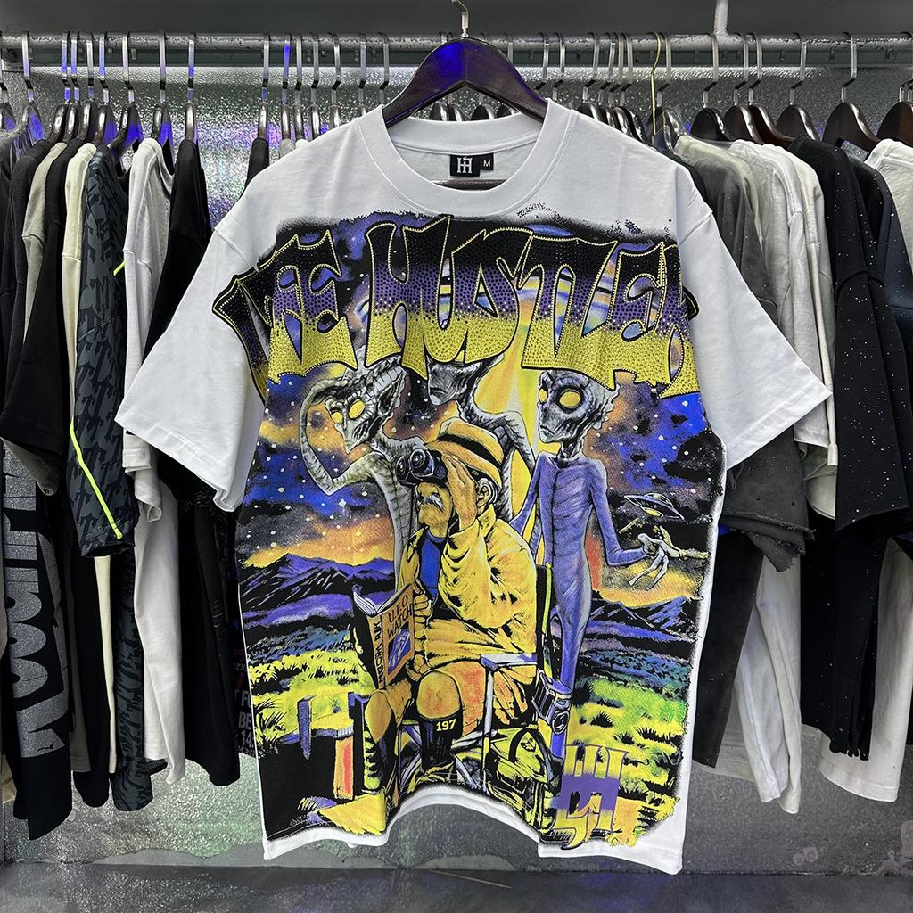 2026 Summer Unisex Rhinestone Hustler Alien UFO Observer Graphic Cotton T-Shirt Retro Sci-Fi Streetwear Short Sleeve Tee Men Women