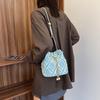 Ling Grid Řetízková Kbelíková Taška, Jednoduchá Crossbody Taška, Dámská Módní Ramenní Taška se Stahovací Šňůrkou a Střapcem