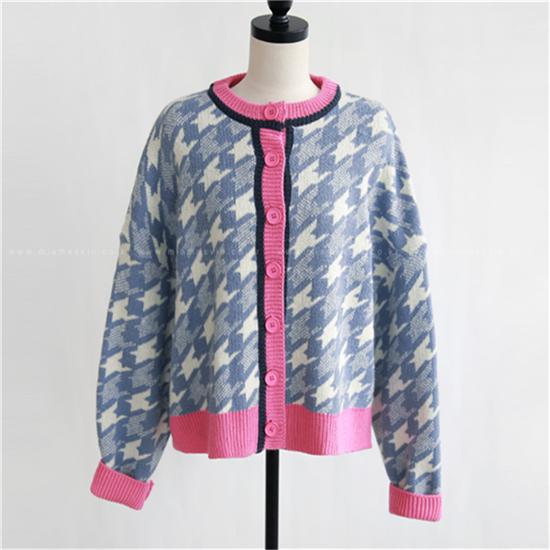 

Women Casual Sweater Korean Style Vintage Carigans O-Neck Stiching Color Long-Sleeved Knit Carigans one size розовый