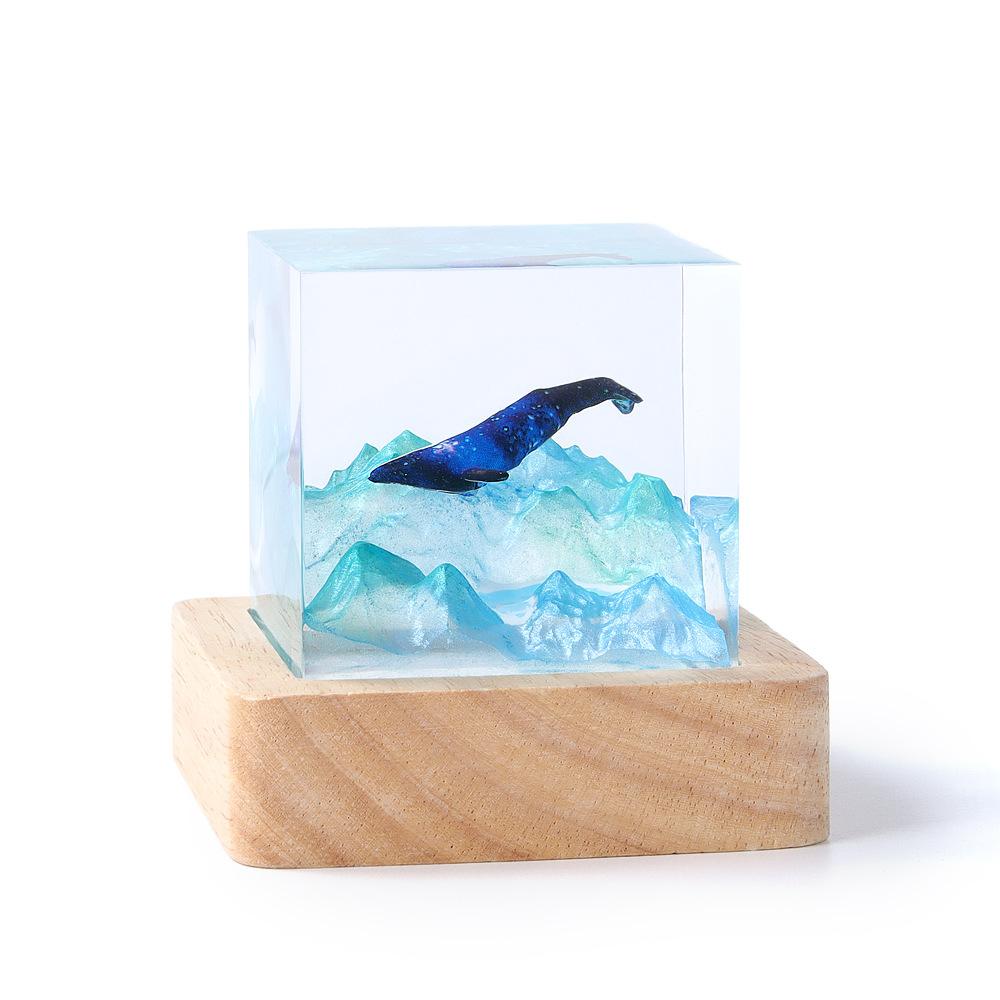 

5cm Cube Organism Resin Table Light Creactive Art Decoration Lamp Mountain Whale Theme Night Light USB Charge синій