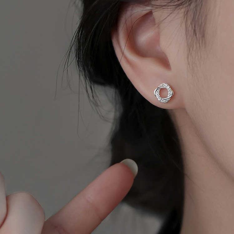 Geometric stud earrings light luxury ear hole earrings niche high sense design style versatile simple earrings