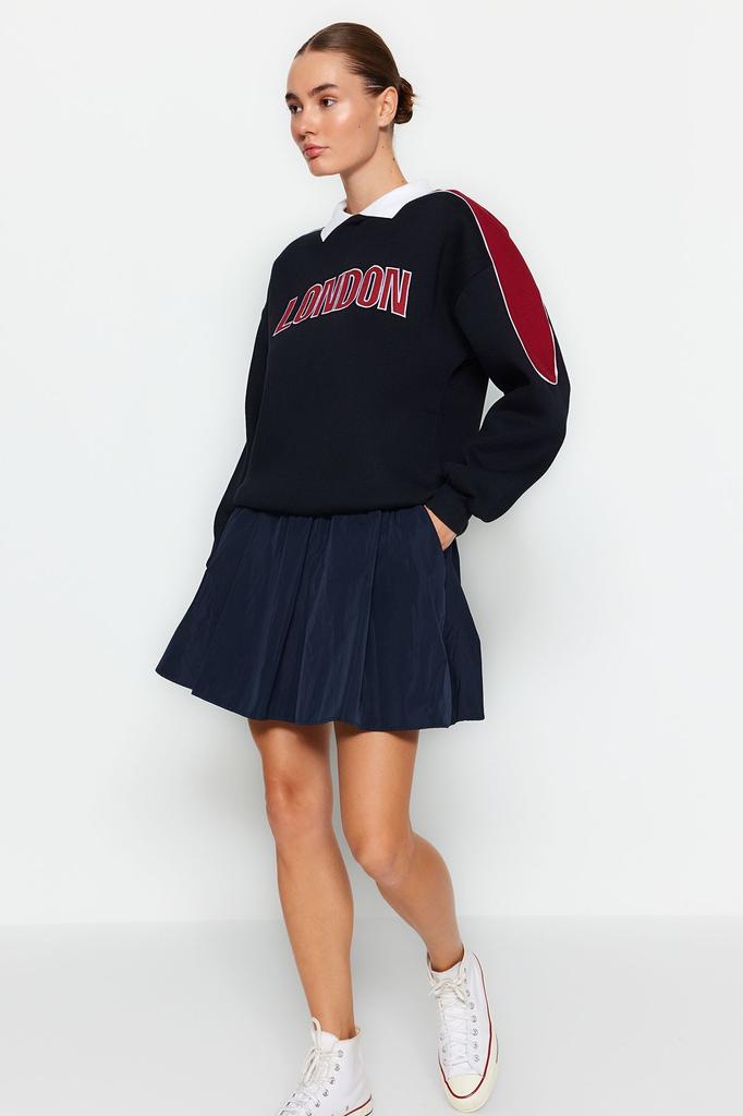 Women's Fashionable Stylish Sweatshirt Green Thick Inside Fleece Color Blocked Polo Collar Regular Normal Fit Knitted Sweatshirt