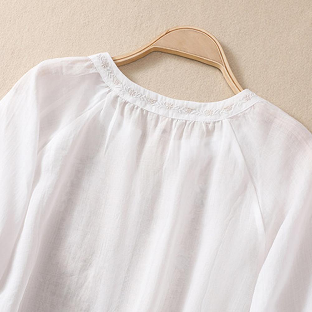 Cotton Linen Flower Embroidery Shirt Women Three Quarter Sleeves V Neck Casual Blouse Loose Solid Color Mother Blouse Women Top