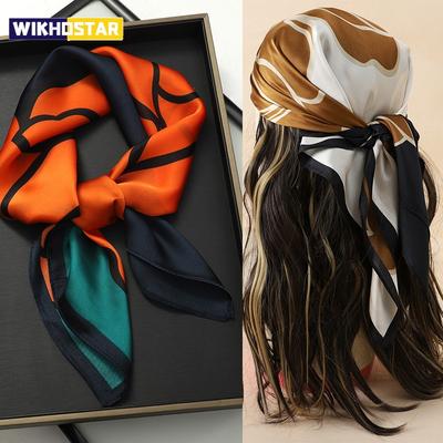 Luxusní značka Hedvábný čtvercový šátek Dámský Kočka Krk Vlasová gumička Páska Plážový Hidžáb Šátek Hlava Čelenky Bandana Dámský Foulard 70cm