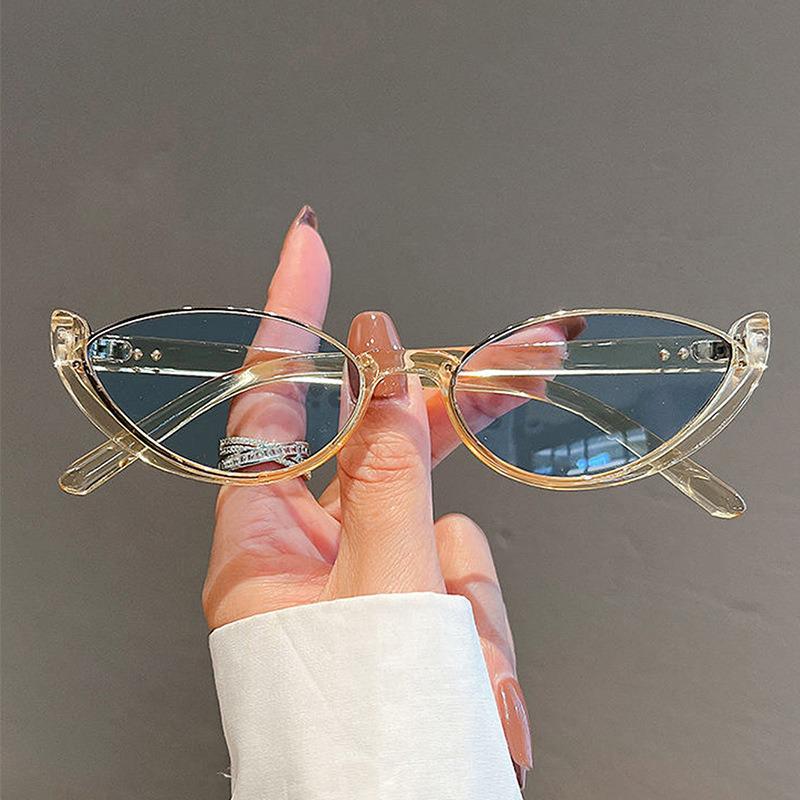 Retro Cat-Eye Sunglasses: Avant-Garde Half-Frame Design for Women