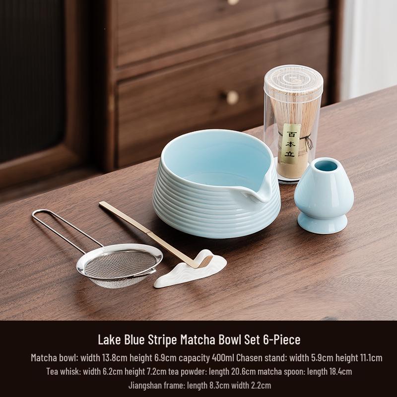 Ręcznie robiona duża japońska ceramiczna miseczka do matchy i zestaw trzepaczki