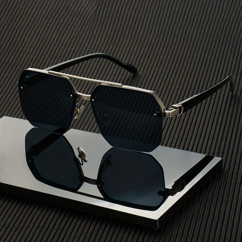 Unisex Retro Metal Frame Fashionable Glasses with Gradient Lenses