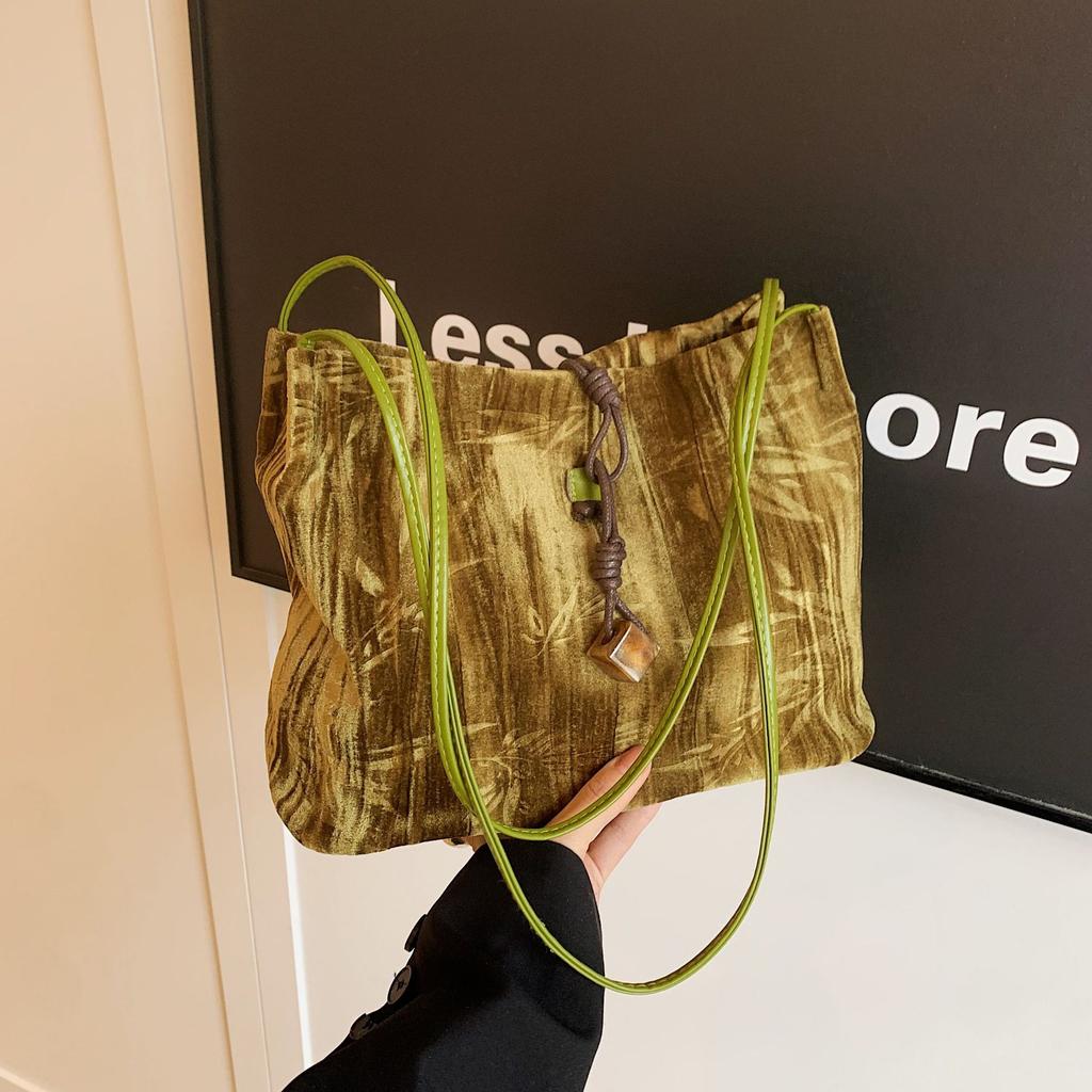 New Chinese Style National Style Large-Capacity Bag Women'S Autumn Temperament Shoulder Bucket Bag Class Commuter Tote Bag