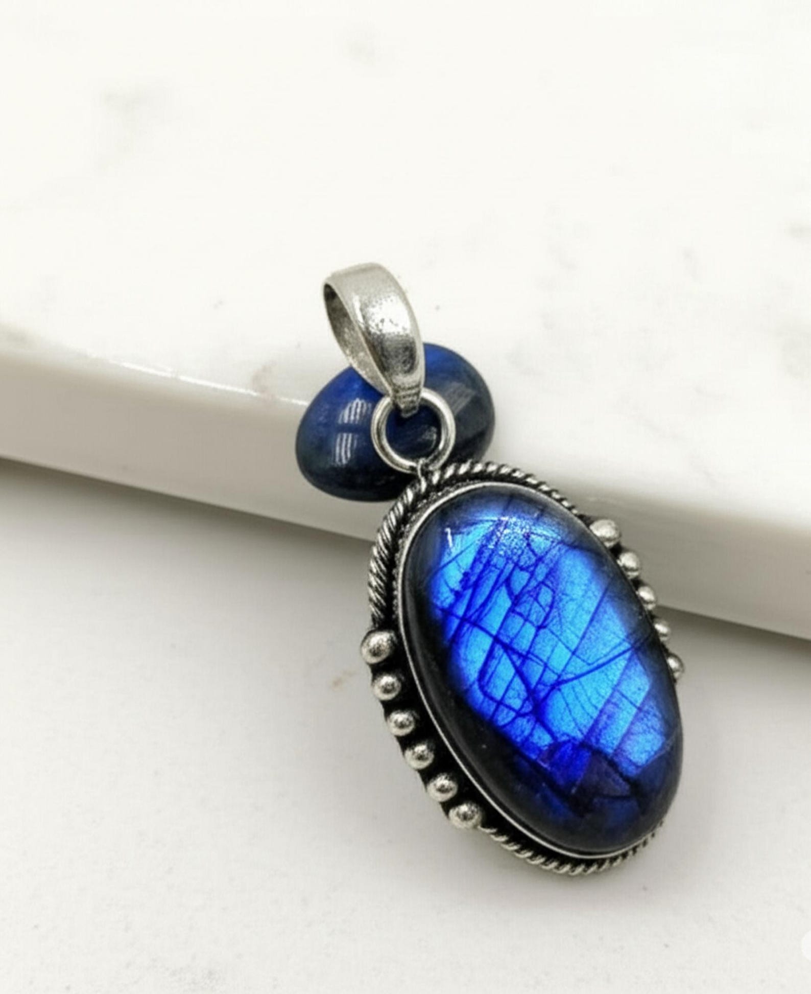

Кулон из голубого лабрадорита, Кулон ручной работы с голубым огнем, Кулон из цельного серебра 925 пробы, Женский овальный кулон с драгоценным камнем для повседневной носки.. Free Size синий
