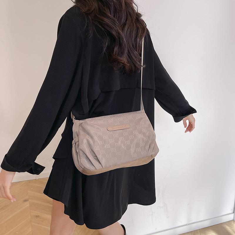 2025 new small bag women's bag fashionable and versatile women's Oxford cloth lightweight shell bag shoulder messenger bag