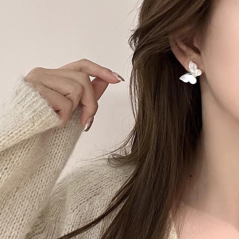 Butterfly Stud Earrings for Women 925 Silver Color Needle Earring Simple Temperament Stud Earring Elegant Sweet Jewelry Gift