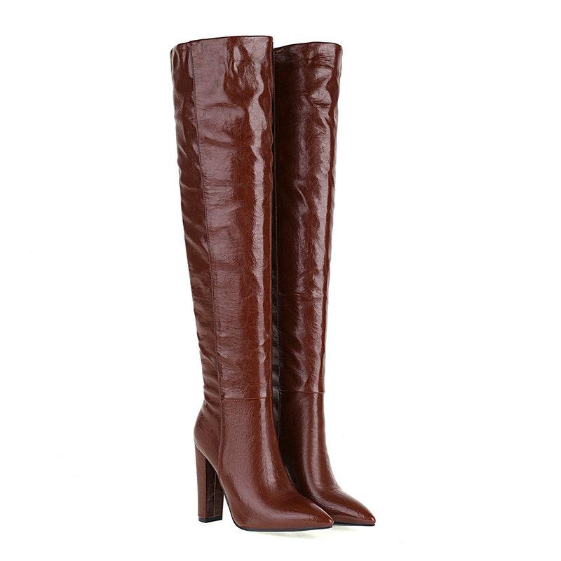 

Новые модные ботинки с острыми рукавами на толстом каблуке