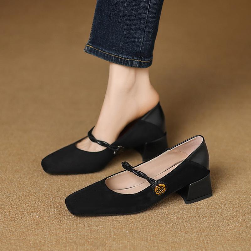 

Women s four-season shoes, small leather shoes, casual square heel, solid color low-top shoes, medium heel single shoes, square head, new foot cove 39 чёрный
