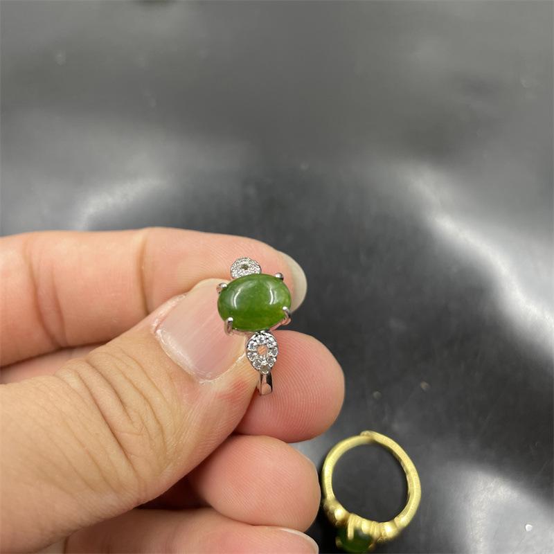 Women's Spinach Green Jade Ring with Vacuum Electroplating