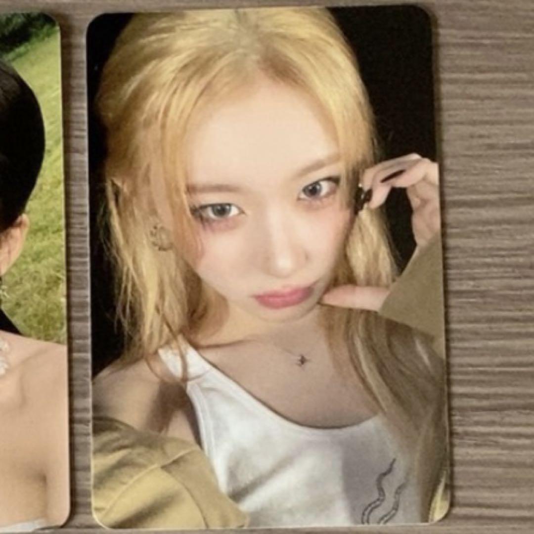 

[USED] ITZY Chaeryun GOLD Starriver Limited Heart Trading Card C