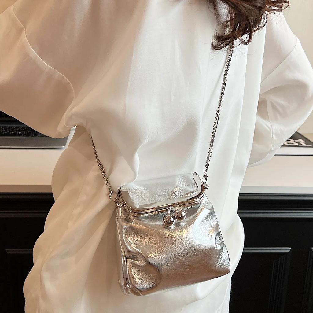 Advanced Texture Silver Crossbody Bag 2026 New Versatile Chain Shoulder Bag Mobile Phe Bag Fashiable Mini Women's Small Bag