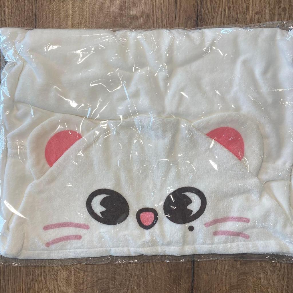 [USED] Stray Kids Jiniret Hooded Towel with Cat Ears