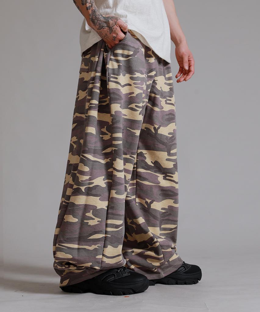 LIKE THE MOST Two-Tuck Longside Overpants_Camo Beige