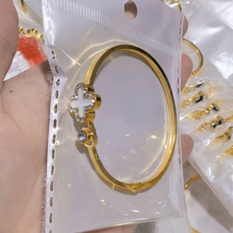 Fashion Four-Leaf Clover Bracelet Ins Delicate High-Class Feeling Bracelet Zirconia Open Hand Jewellery Bracelet