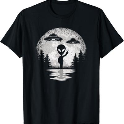 Alien Moon Space UFO Extraterrestrial Vintage T-Shirt