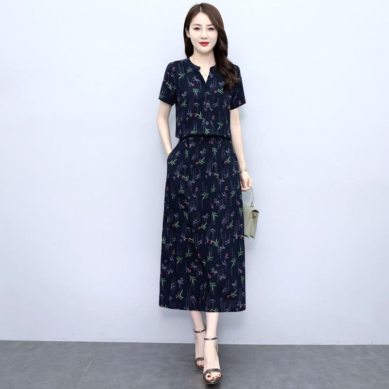 

Летняя коллекция 2025 г.: Хлопково-вискозное платье с V-образным вырезом и цветочным принтом - Приталенное, Стройнящее, Омолаживающее длинное платье для женщин XXL