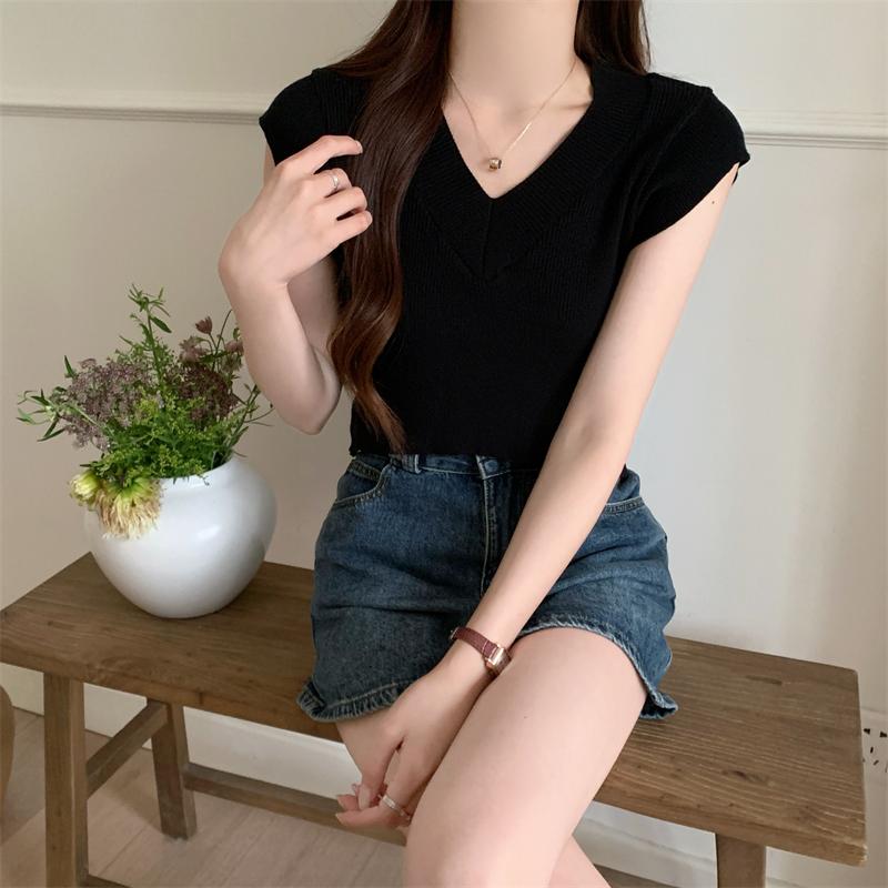 New Summer Solid Color Temperament V-Neck Short Knit Short Sleeve T-shirt Top Female