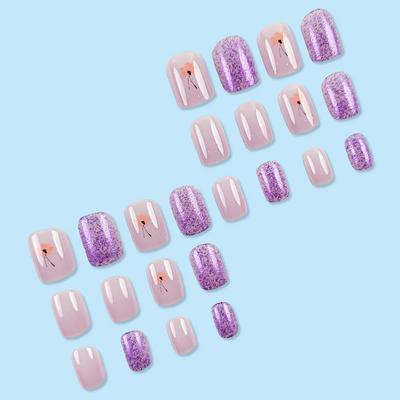 24 Stück Lila Falsche Nägel Kurzer Quadratischer Kopf Einfache Glänzende Falsche Nägel Abnehmbare Aufdrücknägel DIY Vollständige Abdeckung Nagelspitzen