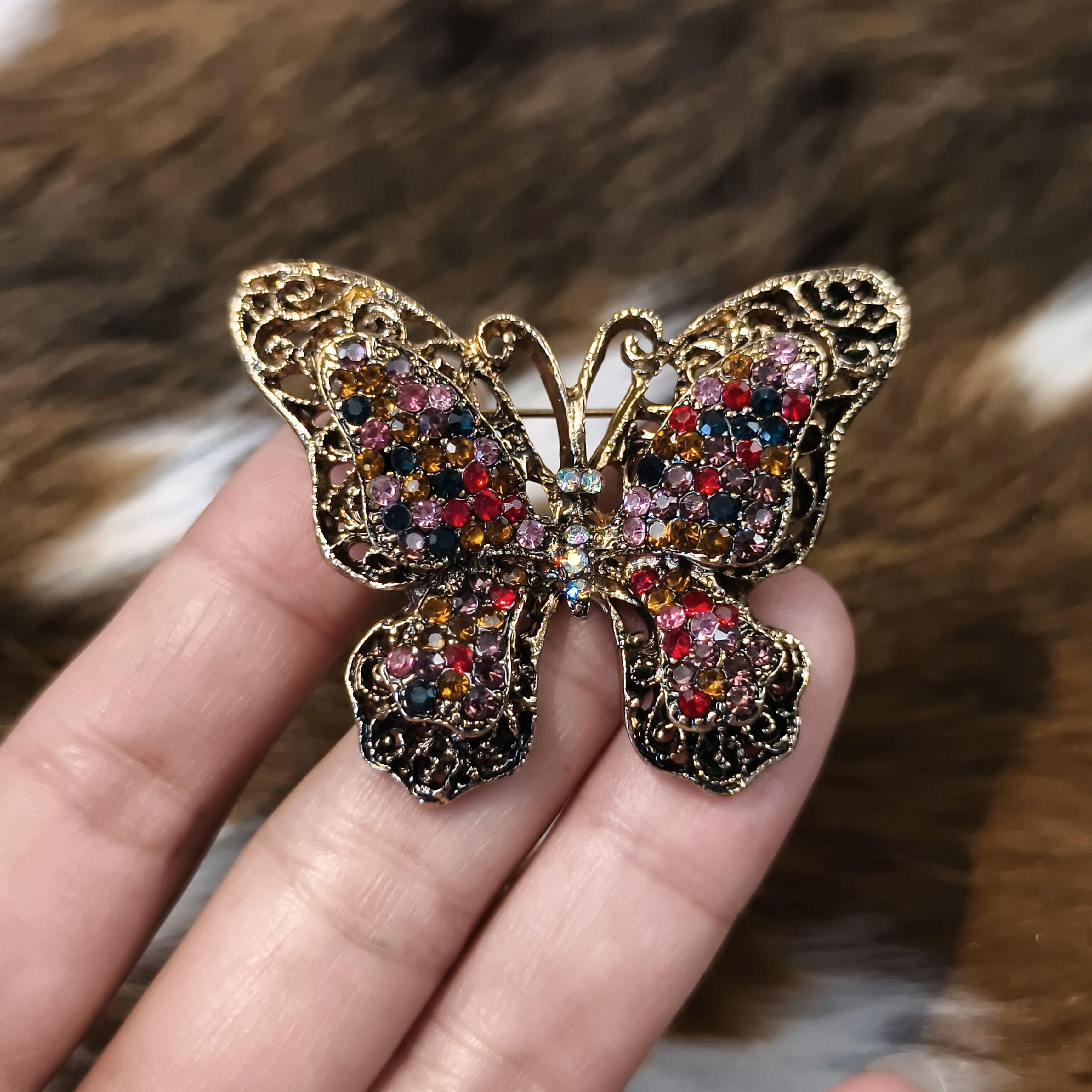 

Vintage Heavy Industry Crystal Butterfly Series Badges Brooch For Women Men Fashion Classic Exquisite Enamel Pin Corsages