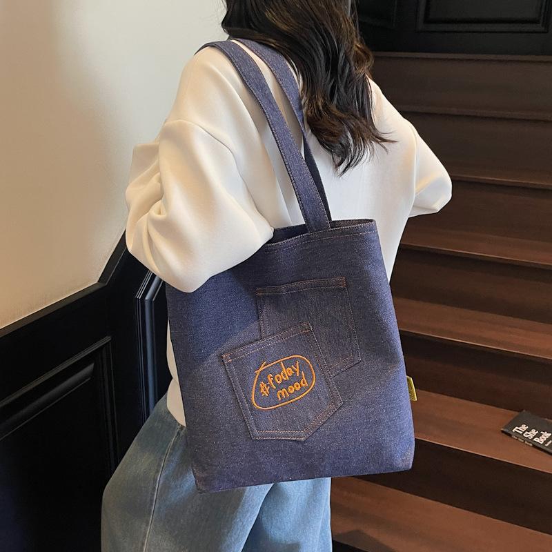 Denim casual bag women's 2025 new popular fashion shoulder bag large capacity class commuter tote bag