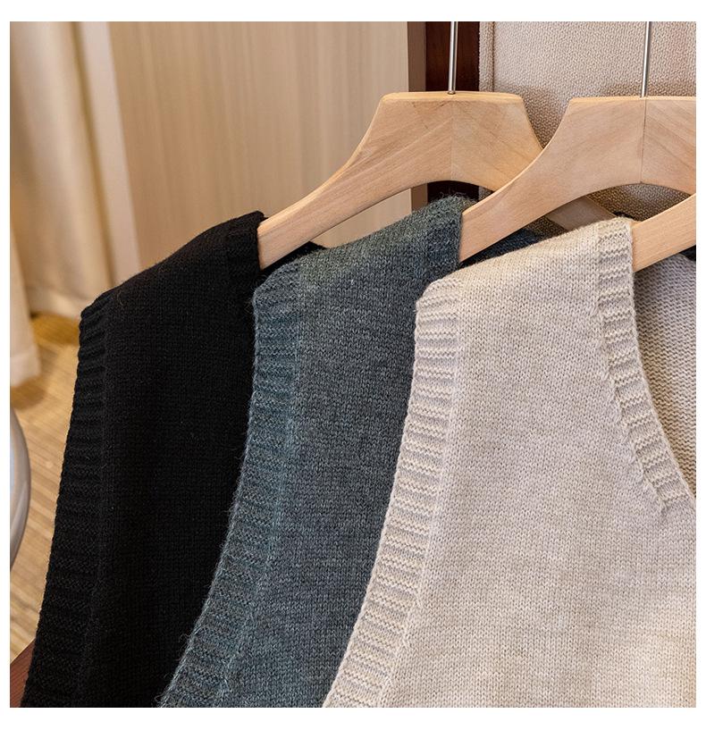 Retro Korean-Style Colorful Button Knit Vest for Women - Versatile and Stylish Spring Fashion