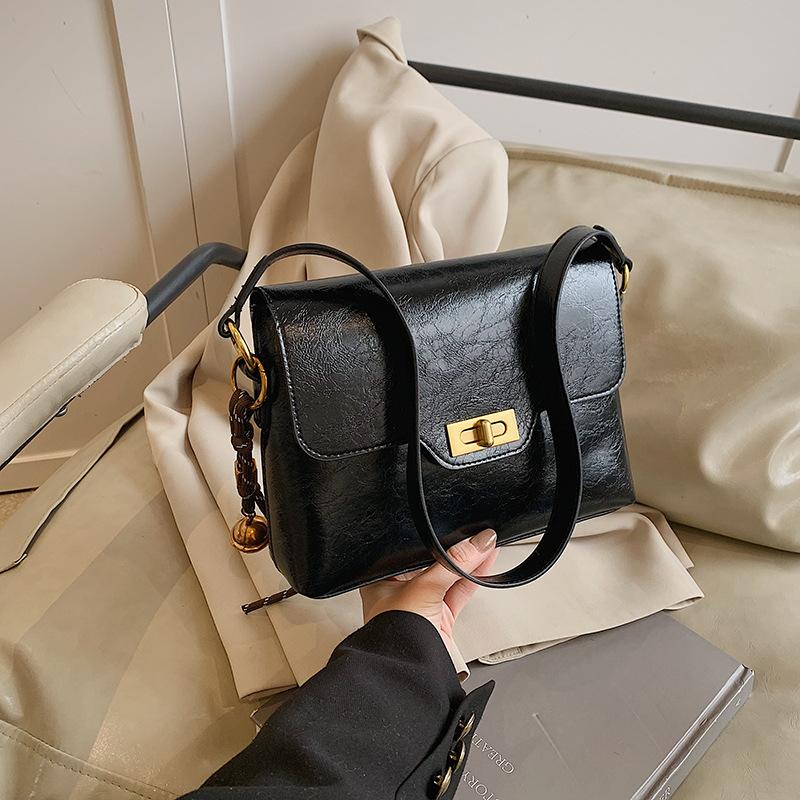 Small Bag Women's Fashion Versatile New Retro Shoulder Messenger Bag Niche Commuter Small Square Bag