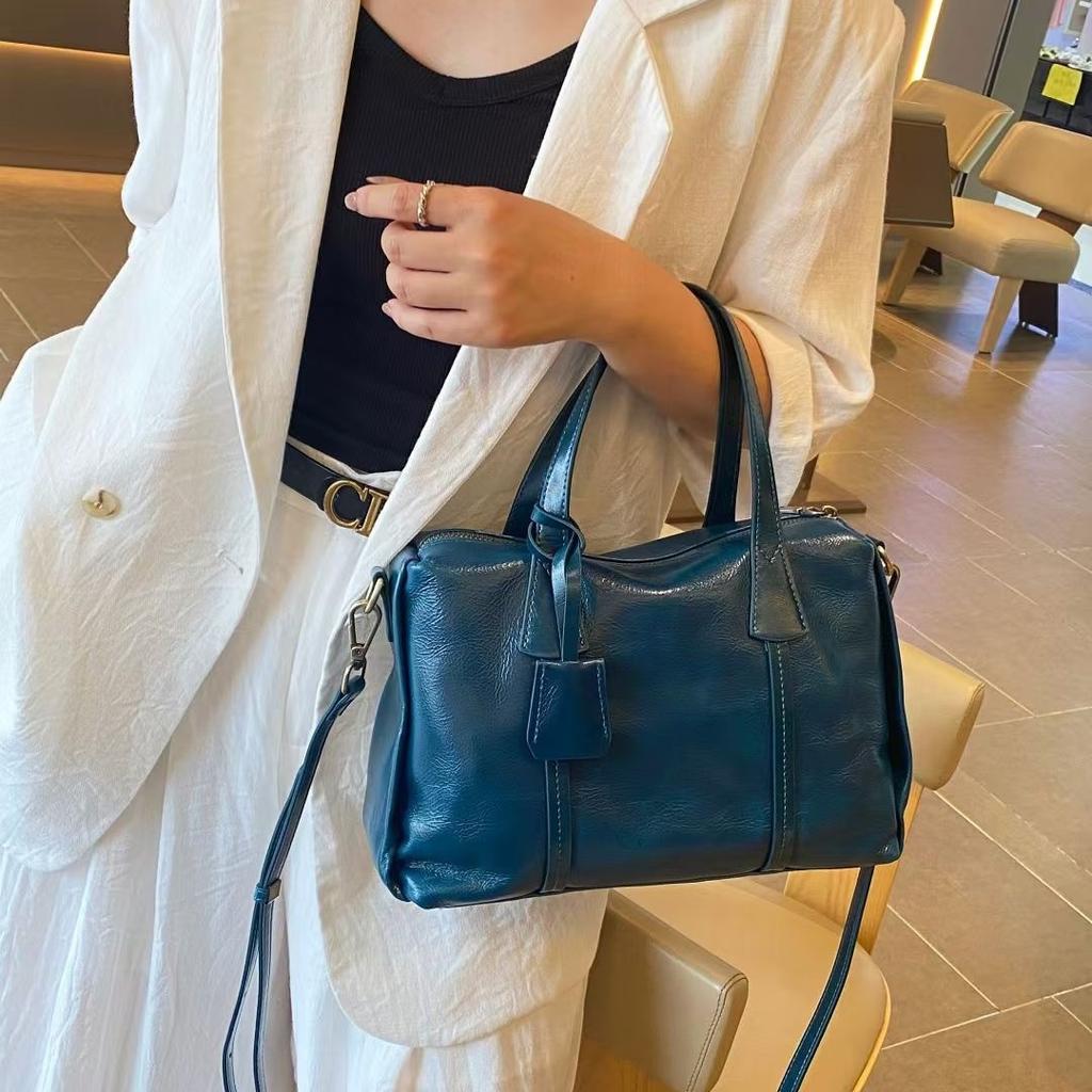 Leather women's bags, large-capacity handbags, new commuter tote bags, women's first-layer cowhide shoulder messenger bags
