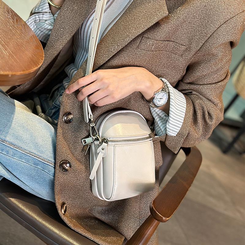 2026 Spring/Summer Women's Genuine Leather Mini Crossbody Bag - Versatile Retro Phone Bag
