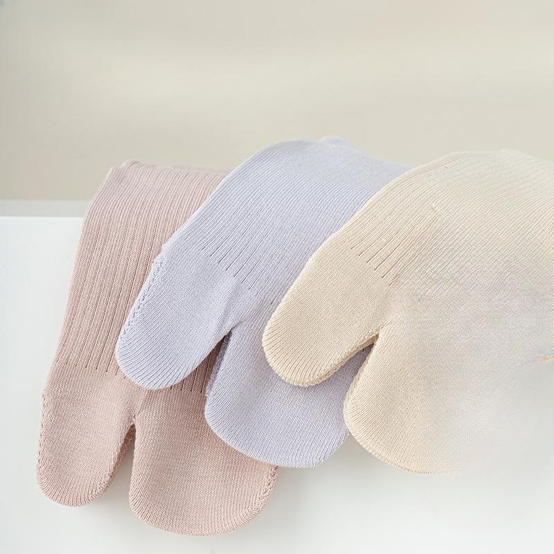 Thin, Pure Cotton, Sweat-absorbing, Deodorizing, Antibacterial, Boneless Women's Two-toed Socks with Hoof Shoes and Short Socks