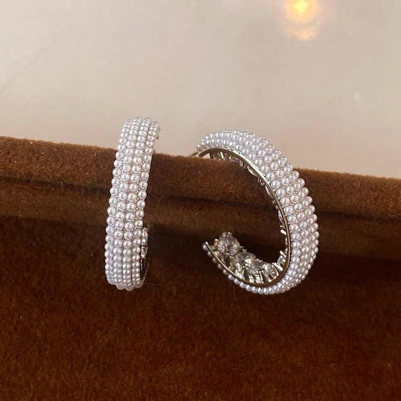 New Light Luxury Temperament, High-end Feeling, Circle Earrings, Niche Design, Ear Ring, C Circle