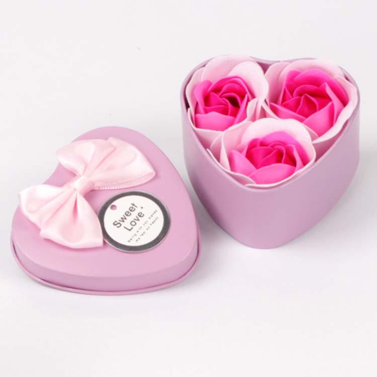 Valentine's Day Heart-Shaped Rose Soap Flower Gift Box for Girlfriend - Creative Souvenir
