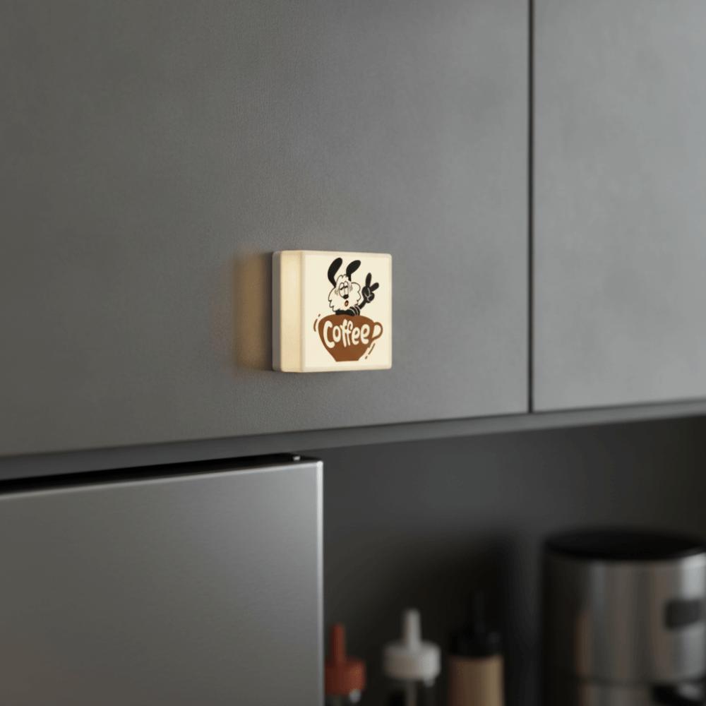 Aimant de réfrigérateur de café lumineux à luminosité réglable  Objets de collection