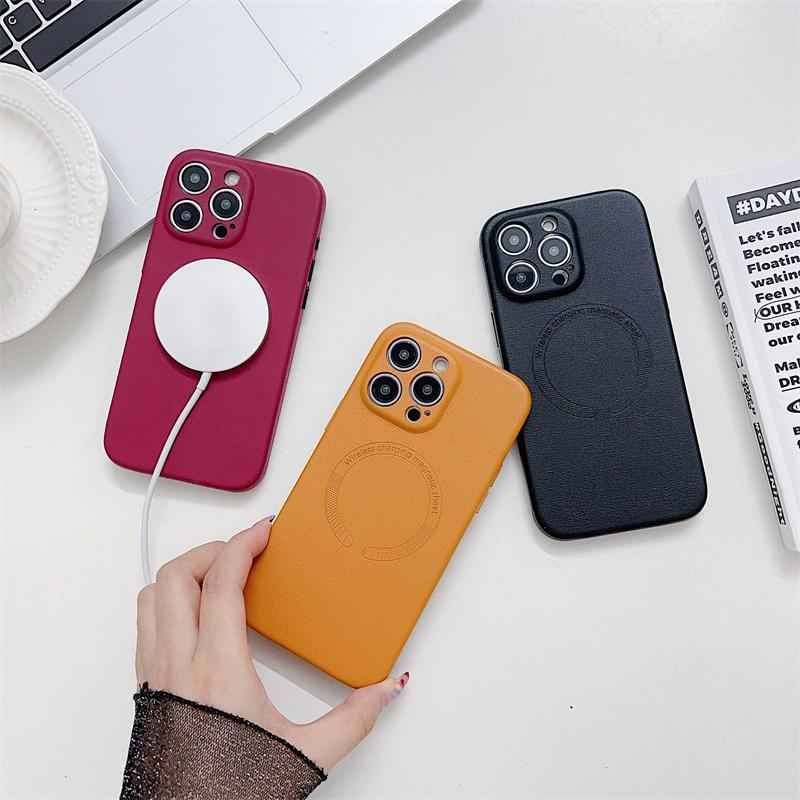 Proteção de câmera com furo de precisão Carregamento sem fio para capa de couro Magsafe para iPhone 15 14 13 12 Pro Max Plus Capa protetora magnética à prova de choque