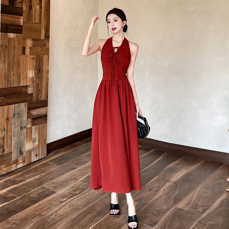 High-quality Korean version of the new Hong Kong-style retro temperament hanging neck, backless and thin women's French white long dress