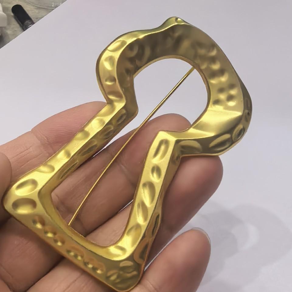 Evropsko-americká Módní Slitina Brožový Konektor pro Oblečení & Plavky s Dekorativním Krabičkovým Balením