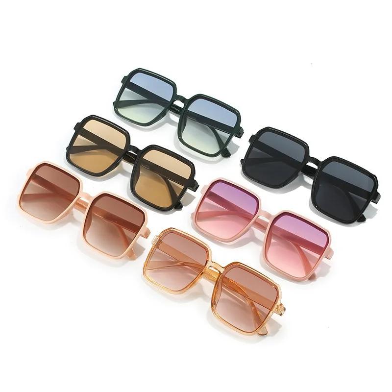 Vintage Oversized Sunglasses Fashion Men Women Square Shades Eyewear Trendy Popular Brand Design Shades UV400 Eyeglasses