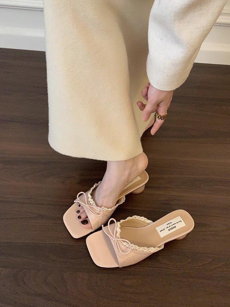 French Elegant Lace Edge One-word Drag Woman 2025 New Korean Version Square Head Bow Outside Wearing Thick Heel Cool Slippers