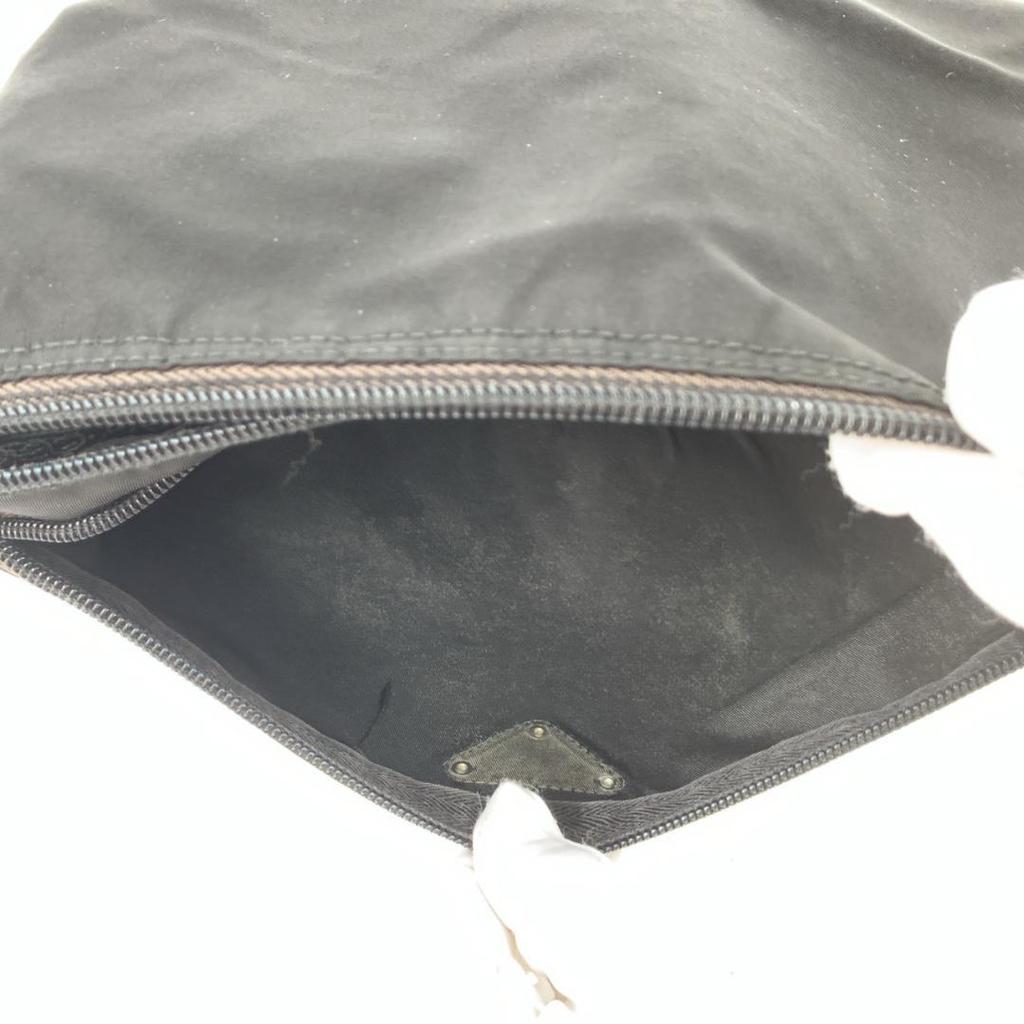 Prada Pocono Schultertasche Kameratasche Crossbody Tessuto Nylon Leder Schwarzer Schultergurt Crossbody Dreieckiges Logo-Schild Weißes Etikett