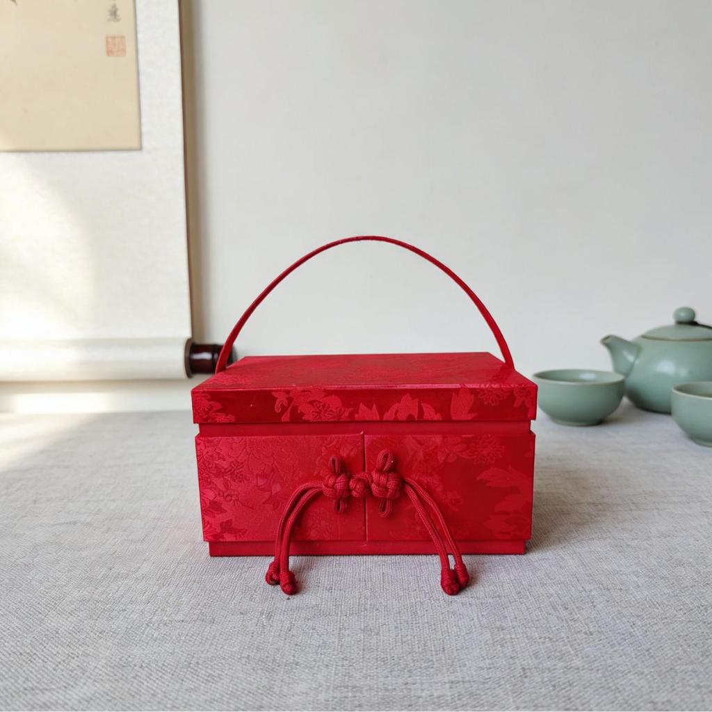 New Chinese-Style Luxury Wedding Candy Gift Box with Large Capacity
