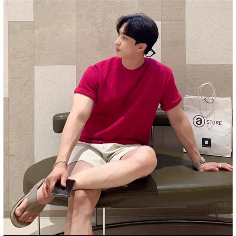 Men's Solid Color Slim Fit Breathable Short-Sleeve T-Shirt - Trendy, Fashionable Korean Style, All-Match Round Neck.