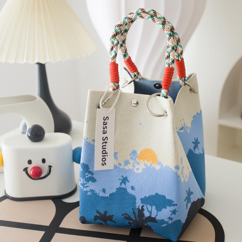 Stilvolle japanisch-koreanische Strickhandtasche: Große Tragetasche & Tragbare Pendel-Quadrat-Tasche