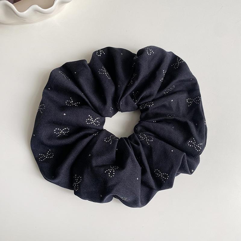 

Роскошная веревка для волос с бриллиантами и бантом: Шикарный аксессуар на осень-зиму темно-синий