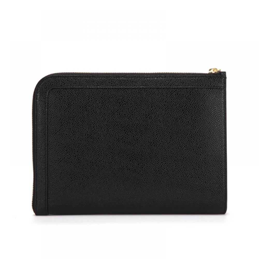 Tom Brown Mac072a 00198 001 Pebble Grain Three Line Tab Mini Clutch Bag