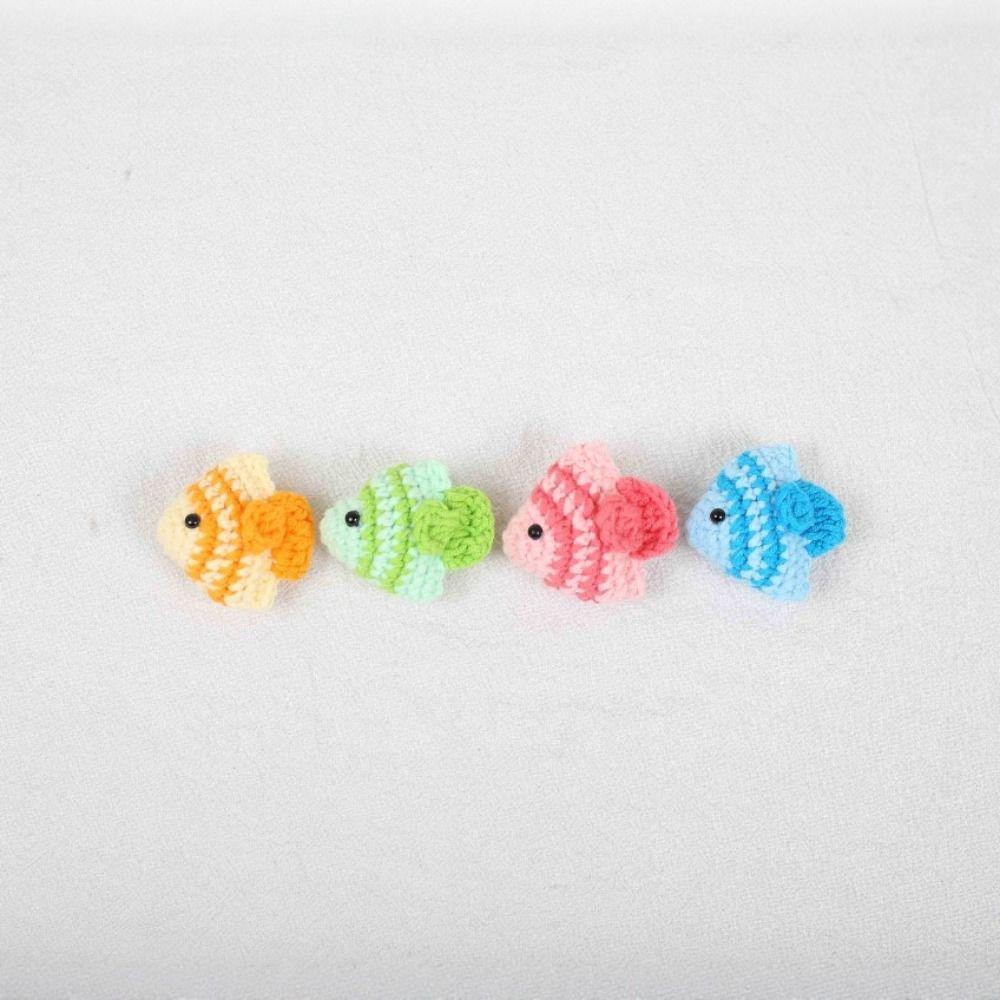 Handmaking Mini Fish Keychains Tropical Fish Knitted Fish Pendant Crochet Keyrings Backpack