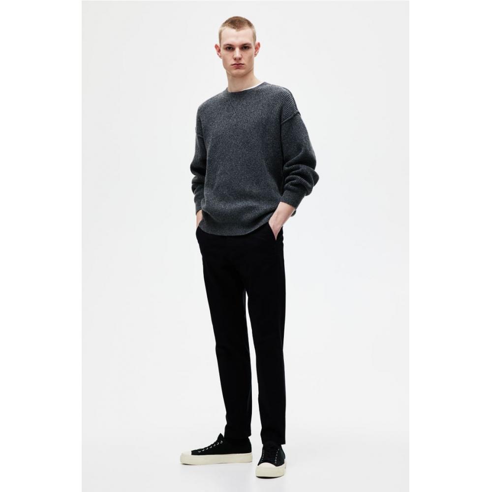 

Брюки чинос HM slim fit из хлопка черного цвета 2830